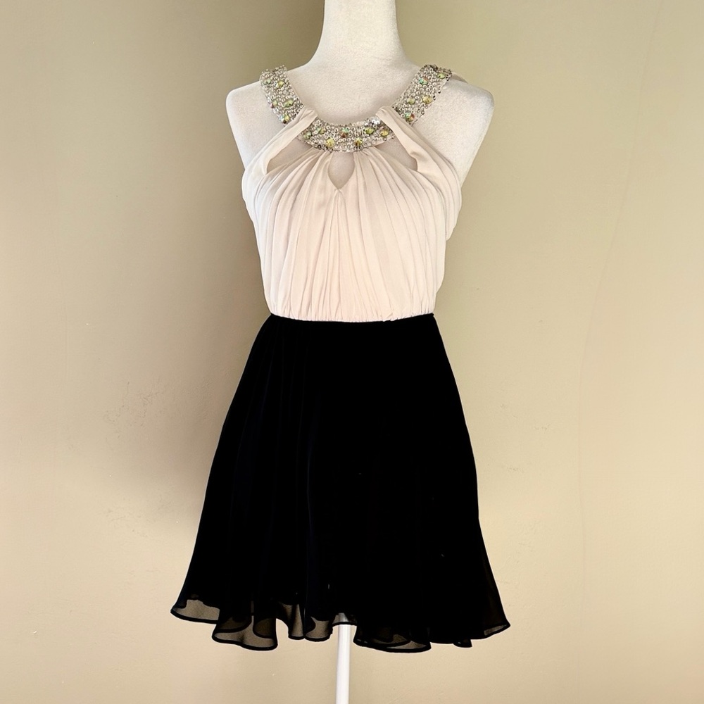 Way-in Women's Small Black and White Dress